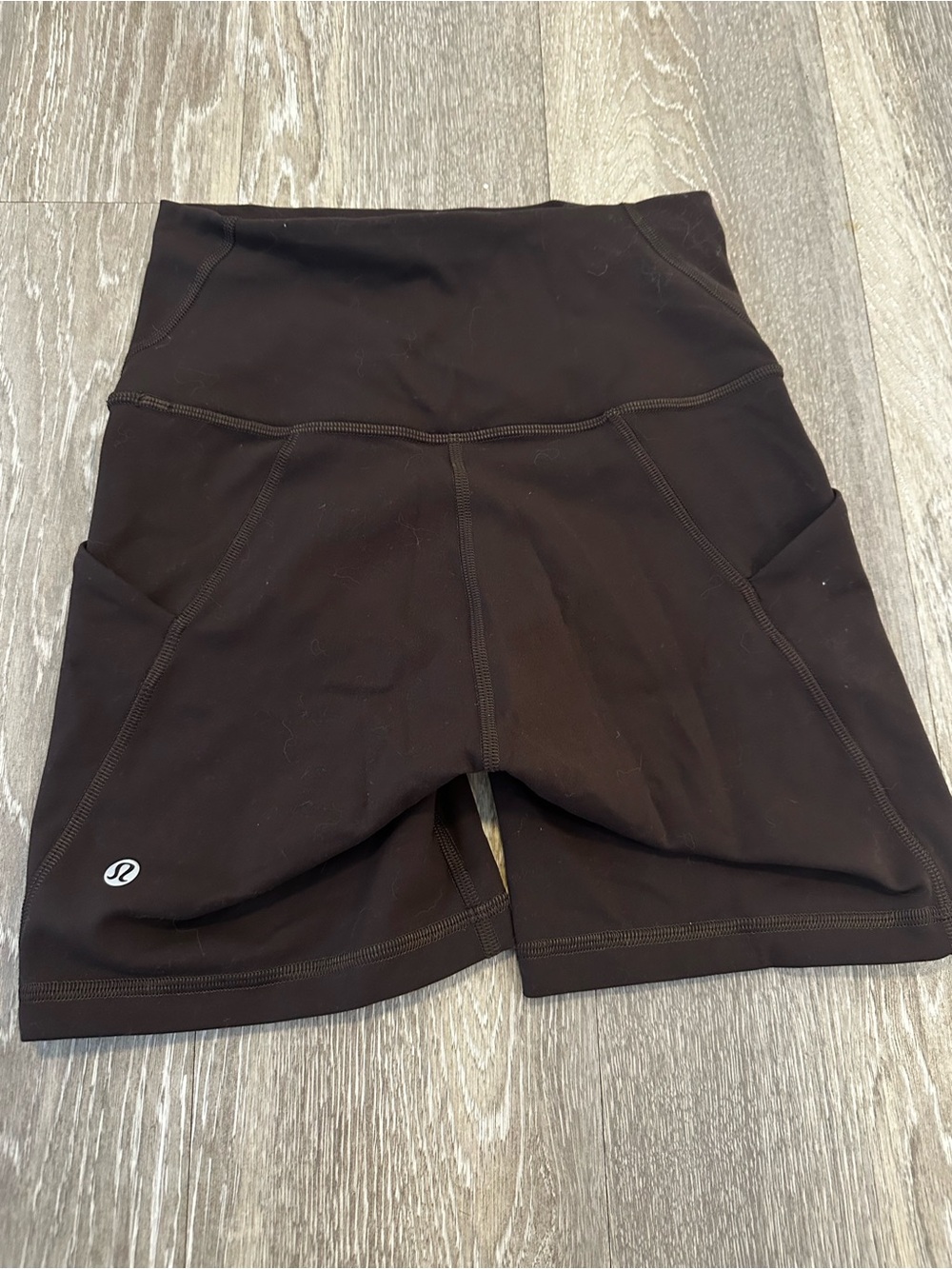 Lululemon Wunder Train Shorts - Picture 3 of 4
